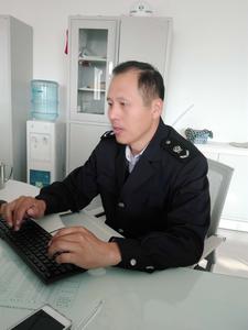 刘瑞和 安全专家  第三分公司经理
多年从事安全生产一线工作
经验丰富。